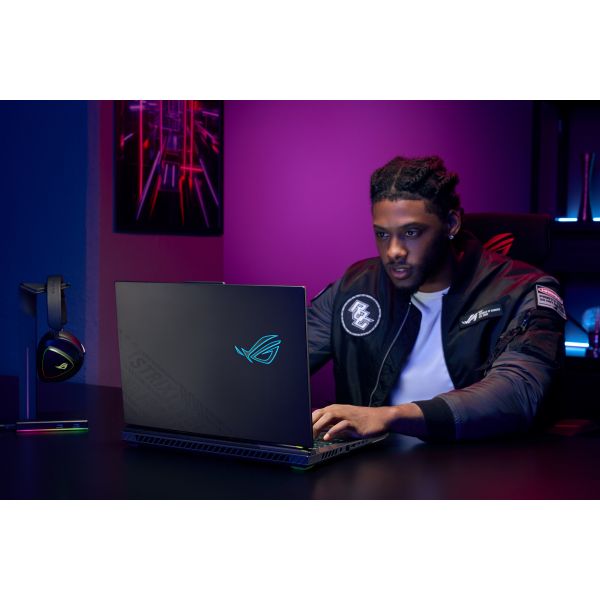 ASUS ROG Strix G18 G814PM-S8009W AMD Ryzen™ 9 7940HX Laptop 45,7 cm (18") Full HD+ 16 GB DDR5-SDRAM 1 TB SSD NVIDIA GeForce RTX 5060 Wi-Fi 6E (802.11ax) Windows 11 Home Nederlands Grijs (90NR0L28-M000V0)  ASUS ROG Strix G18 G814PM-S8009W AMD Ryzen™ 9 7940HX Laptop 45,7 cm (18") Full HD+ 16 GB DDR5-SDRAM 1 TB SSD NVIDIA GeForce RTX 5060 Wi-Fi 6E (802.11ax) Windows 11 Home Nederlands Grijs (90NR0L28-M000V0)