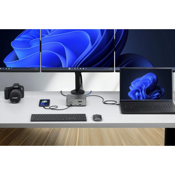 StarTech.com Thunderbolt 5 Universeel Docking Station, Multi-Display Hub, 8K 60Hz of 4K 144Hz, 120Gbps Bandwidth Boost, 140W PD, 30W Phone Charging, USB 10Gbps, 2.5G LAN (215UE-TB5USB4DOCK)