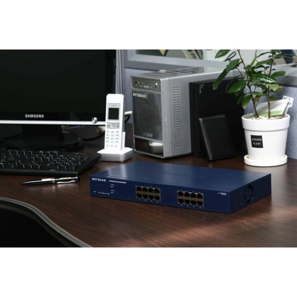 NETGEAR ProSAFE Unmanaged Switch - JGS516 - 16 Gigabit Ethernet poorten 10/100/1000 Mbps (JGS516-200EUS)