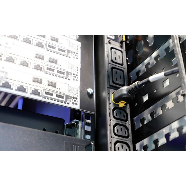 Rittal PDU Switched 16A/1P CEE12xC13 + 1xC19 (7979310)