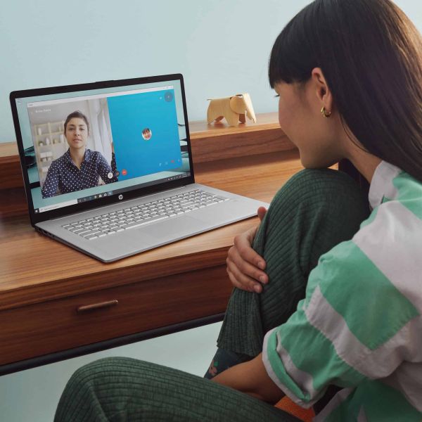 HP 17-cn0340nd Intel® Core™ i3 i3-1125G4 Laptop 43,9 cm (17.3") Full HD 8 GB DDR4-SDRAM 256 GB SSD Wi-Fi 5 (802.11ac) Windows 11 Home Zilver (6L986EA#ABH)