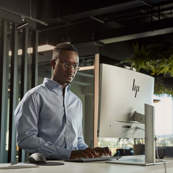 HP EliteOne 870 G9 Intel® Core™ i7 i7-14700 68,6 cm (27") 2560 x 1440 Pixels Alles-in-één-pc 32 GB DDR5-SDRAM 512 GB SSD Windows 11 Pro Wi-Fi 6E (802.11ax) Zilver (99B44ET#ABH) HP EliteOne 870 G9 Intel® Core™ i7 i7-14700 68,6 cm (27") 2560 x 1440 Pixels Alles-in-één-pc 32 GB DDR5-SDRAM 512 GB SSD Windows 11 Pro Wi-Fi 6E (802.11ax) Zilver (99B44ET#ABH)