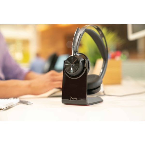 POLY Voyager Focus 2 USB-A Headset met oplaadstatief (213727-01)
