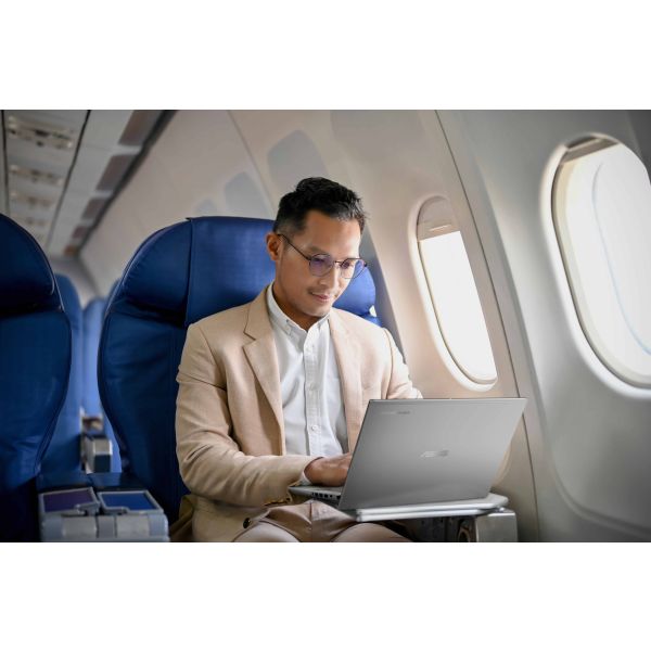 ASUS Chromebook Plus Enterprise CB54 CB5403CMA-QM0919 Intel Core Ultra 5 115U 35,6 cm (14") WQXGA 16 GB LPDDR5x-SDRAM 128 GB SSD Wi-Fi 6E (802.11ax) ChromeOS Belgisch Zilver (90NX0791-M01480)