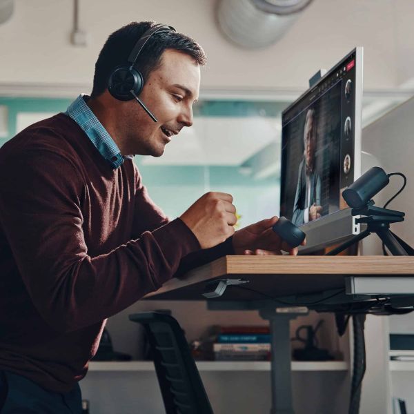 HP Poly Voyager Focus 2 Microsoft Teams Certified USB-C-C Headset +USB-C/A Adapter +Charging Stand (9T9J6AA) HP Poly Voyager Focus 2 Microsoft Teams Certified USB-C-C Headset +USB-C/A Adapter +Charging Stand (9T9J6AA)