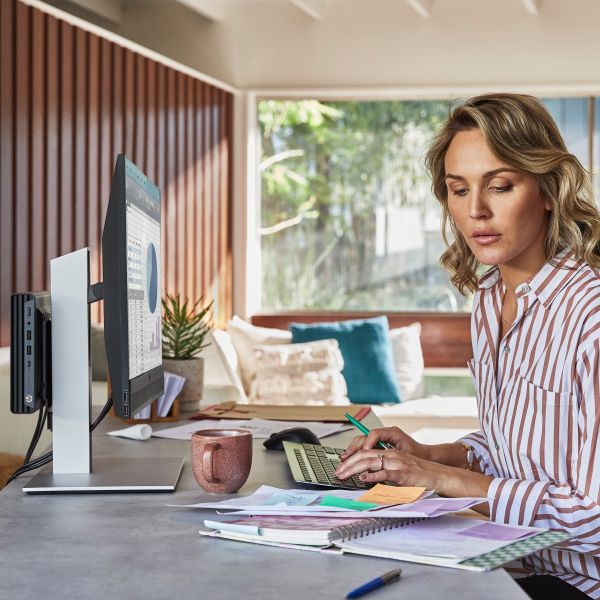 HP Elite Mini 800 G9 Intel Core i7-14700 32GB DDR5 1TB SSD BE200 Wi-Fi 7 +BT 5.4 W11P 1Y SmartBuy Intel® Core™ i7 DDR5-SDRAM Windows 11 Pro Mini PC Zwart (623G2ET#ABH)