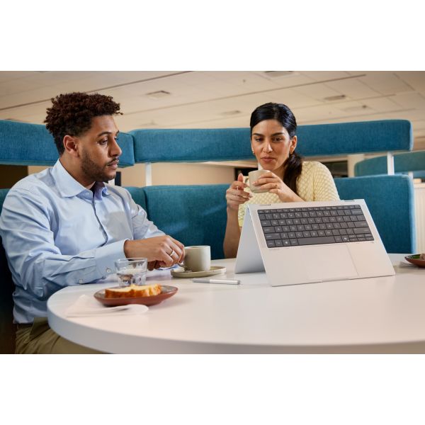 HP EliteBook X Flip G1i Copilot+ PC Intel Core Ultra 7 258V Hybride (2-in-1) 35,6 cm (14") Touchscreen WUXGA 32 GB LPDDR5x-SDRAM 512 GB SSD Wi-Fi 7 (802.11be) Windows 11 Pro Zilver (B69E6ET#ABH) HP EliteBook X Flip G1i Copilot+ PC Intel Core Ultra 7 258V Hybride (2-in-1) 35,6 cm (14") Touchscreen WUXGA 32 GB LPDDR5x-SDRAM 512 GB SSD Wi-Fi 7 (802.11be) Windows 11 Pro Zilver (B69E6ET#ABH)