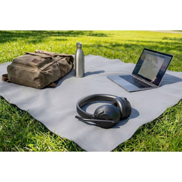Kensington C3550 EQ Bluetooth Over‑Ear Headset (K97467WW) Kensington C3550 EQ Bluetooth Over‑Ear Headset (K97467WW)