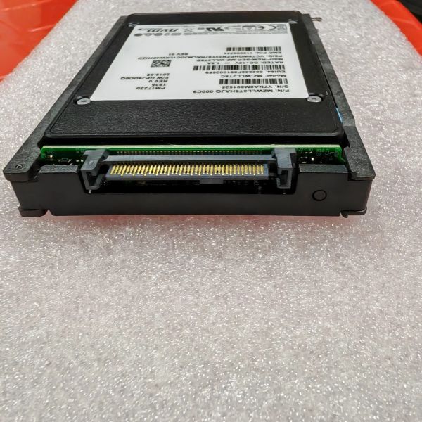 Dell EMC 3.84TB SSD 2.5 NVMe (005053079-RFB)