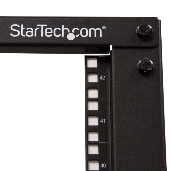 StarTech.com 4-Post 42U Mobiel Open Frame Server Rack, 19" Patchkast met Wielen en 4 Stijlen, Open Serverkast met Verstelbare Diepte voor Computer / AV / Netwerk Apparatuur - Wielen, Stelvoeten of Vloermontage (4POSTRACK42)