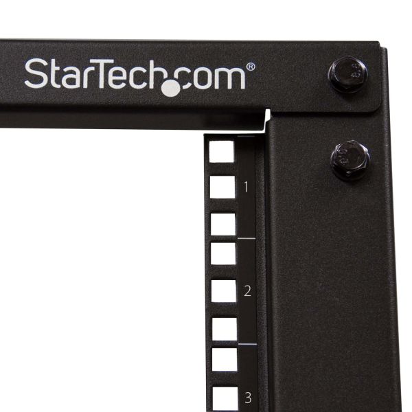 StarTech.com 4-Post 8U Mobiel Open Frame Server Rack, 19" Patchkast met Wielen en 4 Stijlen, Kleine Serverkast met Verstelbare Diepte voor Computer / AV / Netwerk Apparatuur - Wielen, Stelvoeten of Vloermontage (4POSTRACK8U)