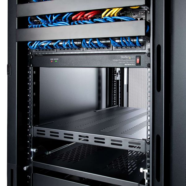 StarTech.com 1U 4-Post Verstelbare Geventileerde Plank voor Server Rack - 150 kg - 49,5 tot 97,4 cm Rack Shelf met Instelbare Montagediepte - Universeel Schap voor 19" AV, Data & Netwerk Rack Apparatuur (ADJSHELFHDV)