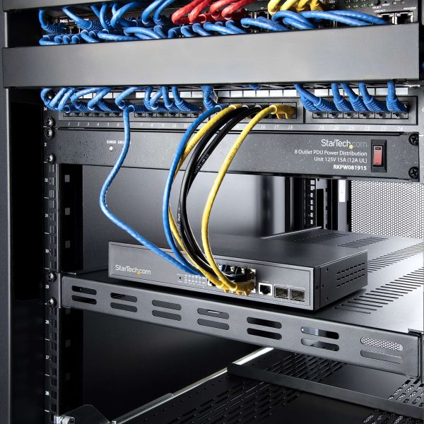 StarTech.com 1U 4-Post Verstelbare Geventileerde Plank voor Server Rack - 150 kg - 49,5 tot 97,4 cm Rack Shelf met Instelbare Montagediepte - Universeel Schap voor 19" AV, Data & Netwerk Rack Apparatuur (ADJSHELFHDV)