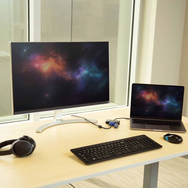 StarTech.com USB-C naar VGA multifunctionele adapter met Power Delivery en USB-A poort (CDP2VGAUACP)