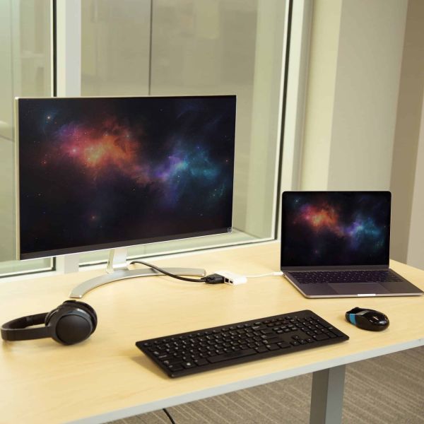 StarTech.com USB C Multiport Adapter, USB-C naar DVI-D (Digitaal) Video Adapter, 60W Power Delivery Passthrough Charging, GbE, USB-A, USB Type-C/Thunderbolt 3 Mini Laptop Dock (DKT30CDVPD)