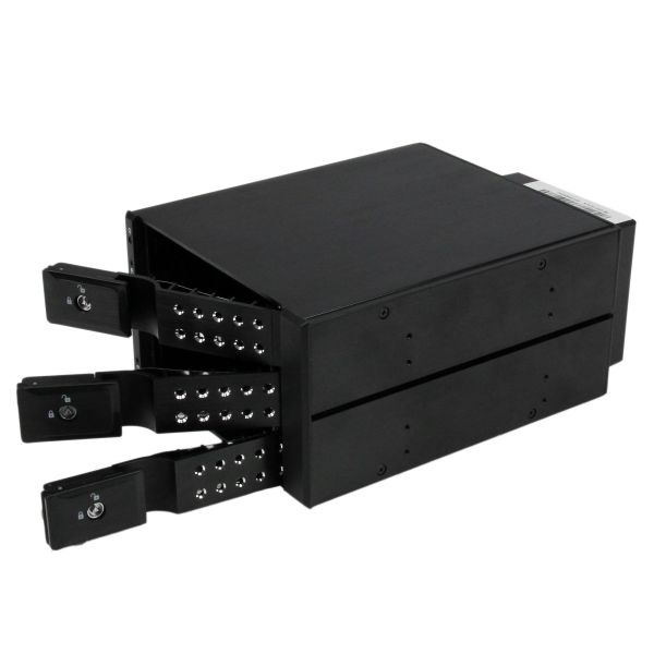 StarTech.com 3-bay Aluminium Trayless Hot Swap Mobile Rack Backplane voor 3,5 inch SAS II/SATA III - 6 Gbps HDD (HSB3SATSASBA)  StarTech.com 3-bay Aluminium Trayless Hot Swap Mobile Rack Backplane voor 3,5 inch SAS II/SATA III - 6 Gbps HDD (HSB3SATSASBA)