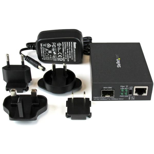 StarTech.com Gigabit ethernet glasvezel media converter met open SFP slot (MCM1110SFP)