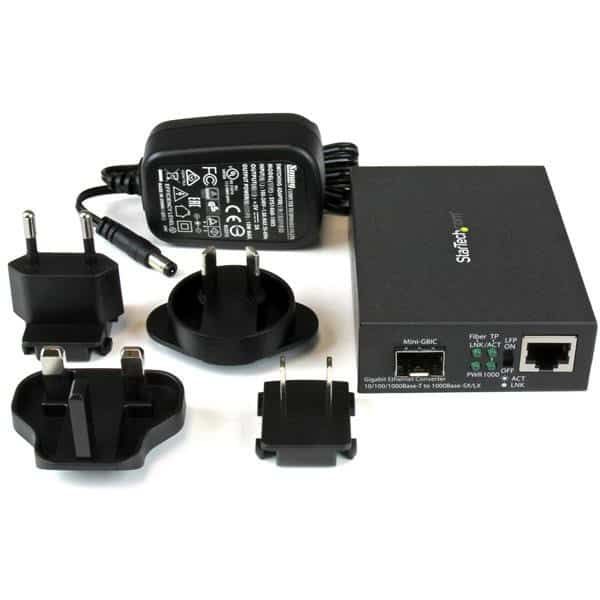 StarTech.com Gigabit ethernet glasvezel media converter met open SFP slot (MCM1110SFP)