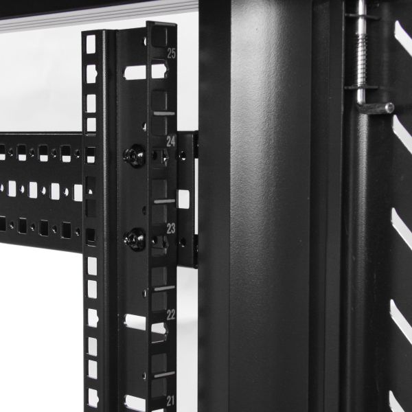 StarTech.com 32U Enterprise-Grade Server Rack Cabinet, 19in Vergrendelbare 4-Post Patchkast met 83cm Montagediepte en 800kg Draagkracht (RK3236BKF) 1/8 StarTech.com 32U Enterprise-Grade Server Rack Cabinet, 19in Vergrendelbare 4-Post Patchkast met 83cm Montagediepte en 800kg Draagkracht