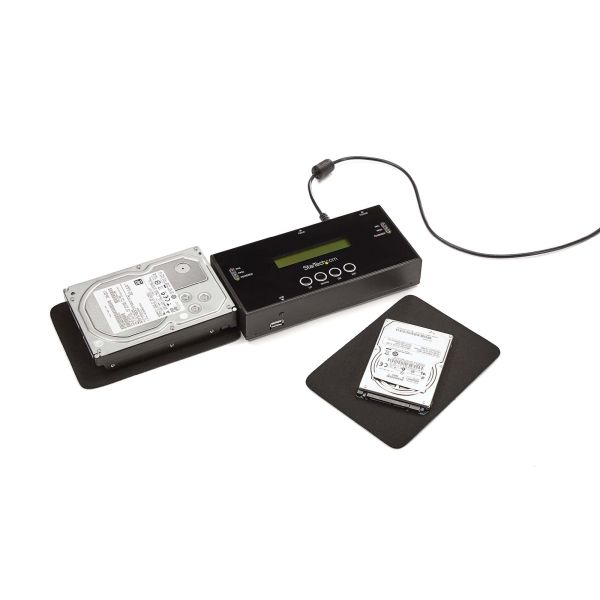 StarTech.com 1:1 Standalone Hard Drive Cloner & Wisser, SAS en SATA HDD/SSD Kloner/Copier/Eraser, Hard Disk Duplicator en Secure Erase Dock, LCD Display, TAA Compliant (SATSASDUPE11)