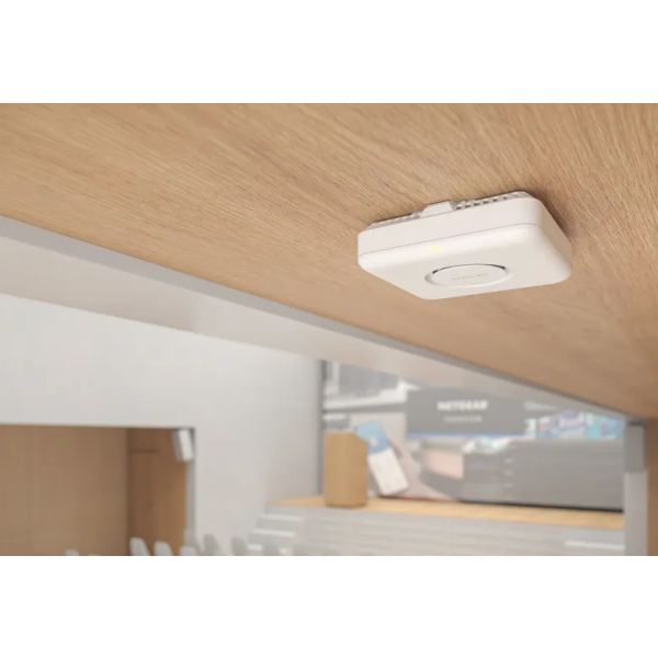 NETGEAR WBE710 Wit Power over Ethernet (PoE) (WBE710-100EUS)
