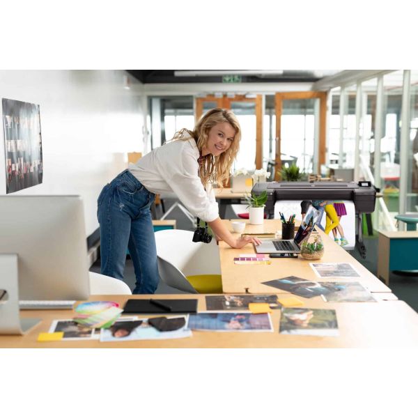HP DesignJet Z9+ dr 44-in PostScript grootformaat-printer 2400 x 1200 DPI (X9D24D#B19)