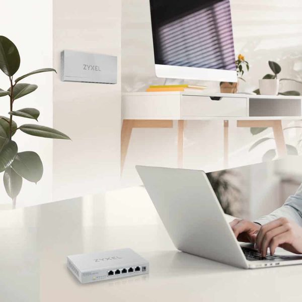 Zyxel MG-105 Unmanaged 2.5G Ethernet (100/1000/2500) Staal (MG-105-ZZ0101F)