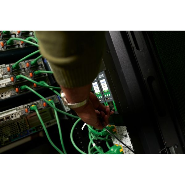 APC APDU10150SM - Switched & Metered-by-Outlet, 0U, 32A, 230V, 20x C13/15 + 20x C13/15/19/21, IEC309 32A stekker (APDU10150SM)