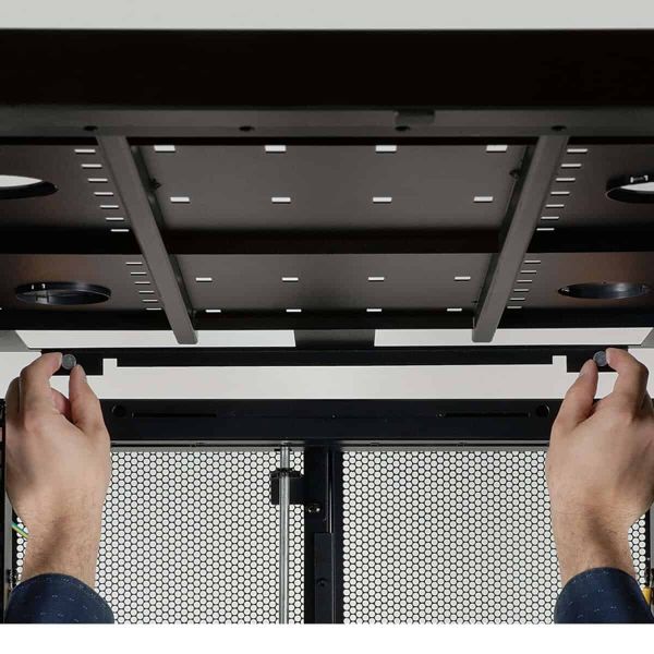 Tripp Lite SR42UBDP48 rack 42U Vrijstaande rek Zwart (SR42UBDP48)