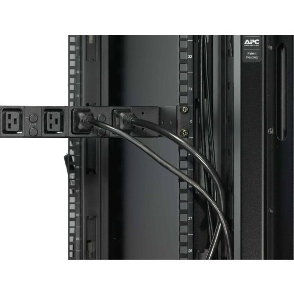 APC Rack PDU, Basic, 1U, 32A, 400V, (6x) C19, IEC 309 32A 3Fase stekker (AP7526)
