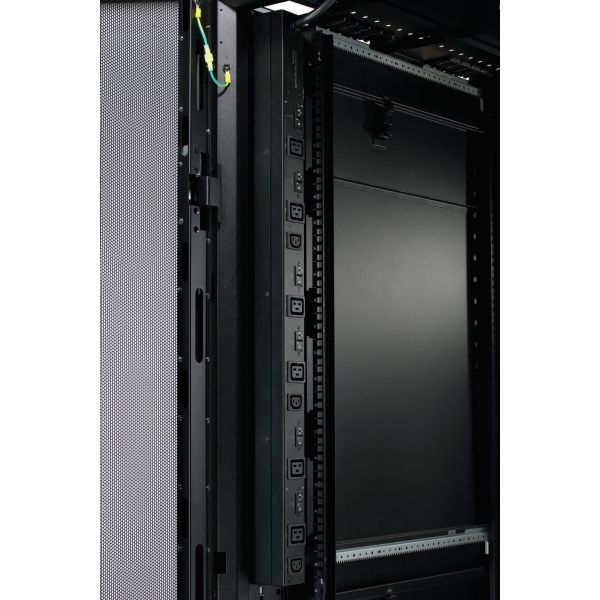 APC Rack PDU, Basic, ZeroU, 32A, 400V, (3x) C13 & (6x) C19, IEC 309 32A 3Fase stekker (AP7555A)