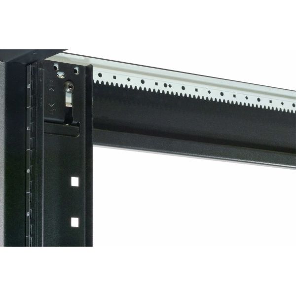 APC AR3100 NetShelter SX 42U 600mm(b) x 1070mm(d) 19" IT rack, behuizing met zijpanelen, zwart (AR3100)