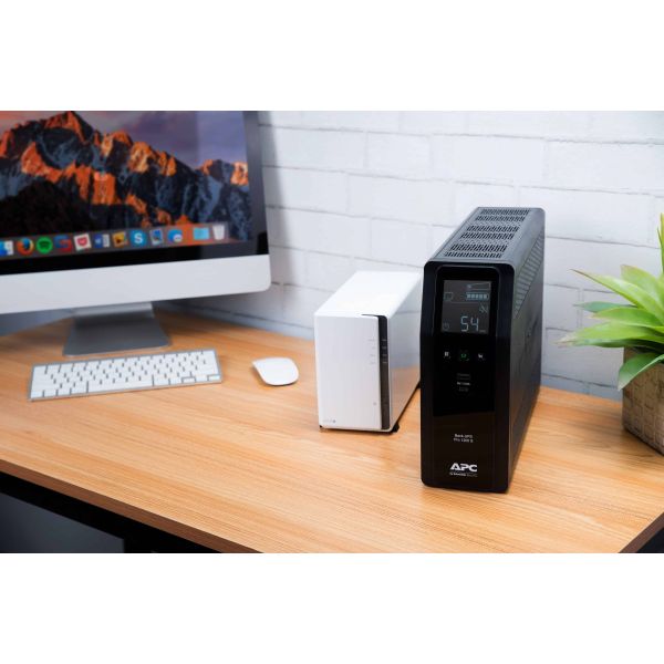 APC Back-UPS PRO BR1200SI - Noodstroomvoeding, 8x C13 uitgang, 2x USB lader (type A & C), 1200VA, USB dataport (BR1200SI) APC Back-UPS PRO BR1200SI - Noodstroomvoeding, 8x C13 uitgang, 2x USB lader (type A & C), 1200VA, USB dataport (BR1200SI)