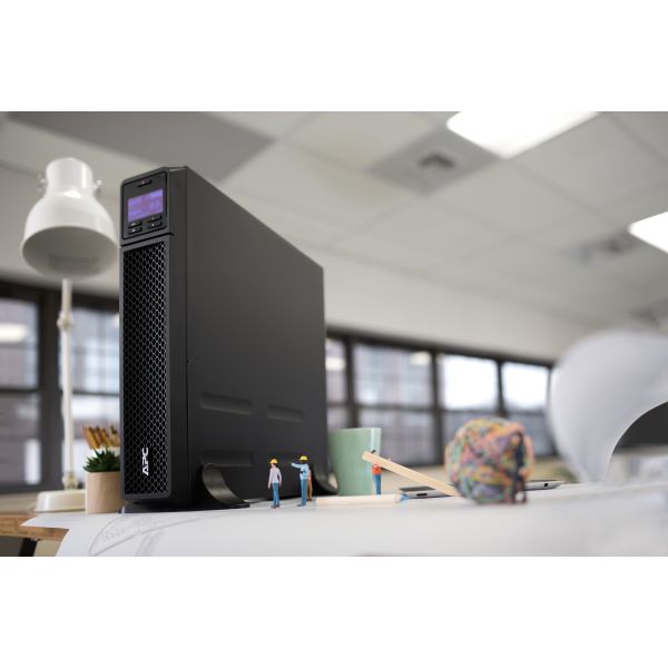 APC Smart-UPS On-Line SRT3000XLW-IEC - 3000VA, 6x C13, 2x C19 uitgang, 208V/230V input (SRT3000XLW-IEC)