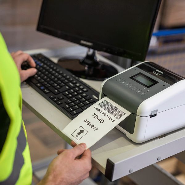 Brother TD-4550DNWB labelprinter Direct thermisch 300 x 300 DPI 152 mm/sec Bedraad en draadloos Ethernet LAN Wifi Bluetooth (TD-4550DNWB)