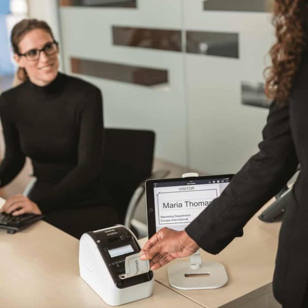 Brother QL-820NWBcVM labelprinter Direct thermisch 300 x 600 DPI 176 mm/sec Bedraad en draadloos Ethernet LAN DK Wifi Bluetooth (QL820NWBCVMXX1)
