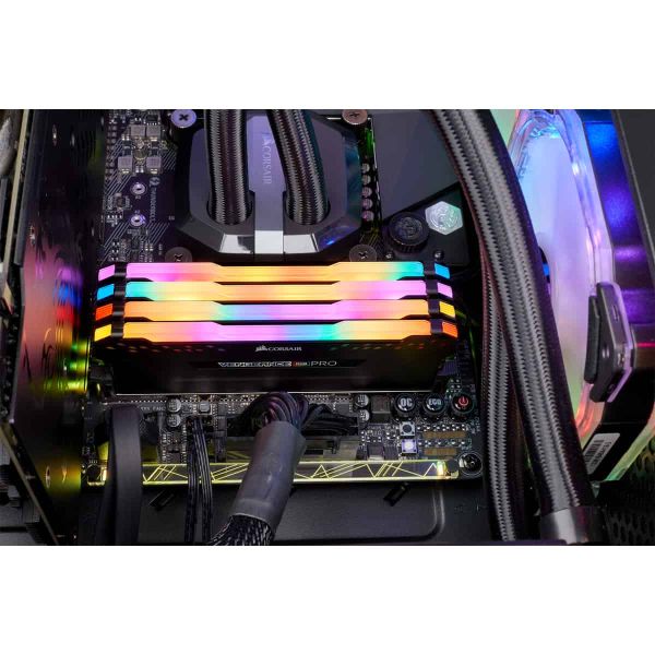 Corsair Vengeance CMW32GX4M4D3600C18 geheugenmodule 32 GB 4 x 8 GB DDR4 3600 MHz (CMW32GX4M4D3600C18)