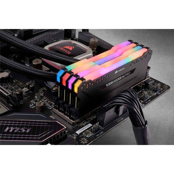 Corsair Vengeance CMW32GX4M4D3600C18 geheugenmodule 32 GB 4 x 8 GB DDR4 3600 MHz (CMW32GX4M4D3600C18)