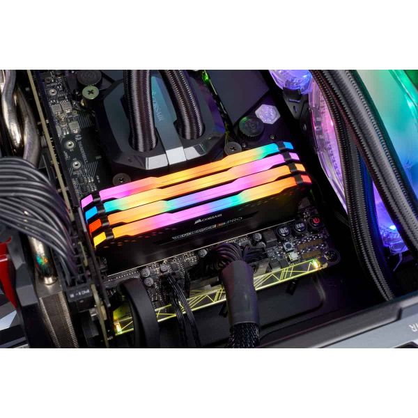 Corsair Vengeance CMW32GX4M4D3600C18 geheugenmodule 32 GB 4 x 8 GB DDR4 3600 MHz (CMW32GX4M4D3600C18)