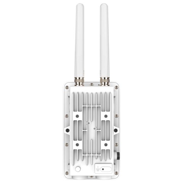 D-Link DIS‑3650AP Outdoor Industrial AC1200 Access Point (DIS-3650AP)