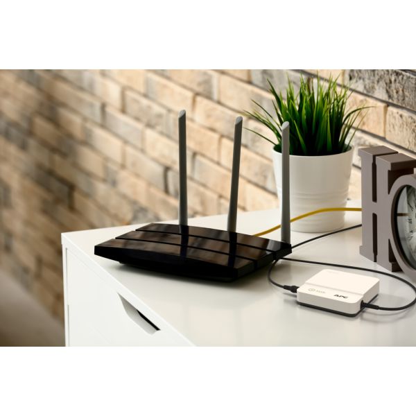 APC mini UPS CP12036LI - Noodstroomvoeding 12Vdc, 36W, Li-ion, bechermt Wifi, Routers, IP cameras, etc (CP12036LI) APC mini UPS CP12036LI - Noodstroomvoeding 12Vdc, 36W, Li-ion, bechermt Wifi, Routers, IP cameras, etc (CP12036LI)