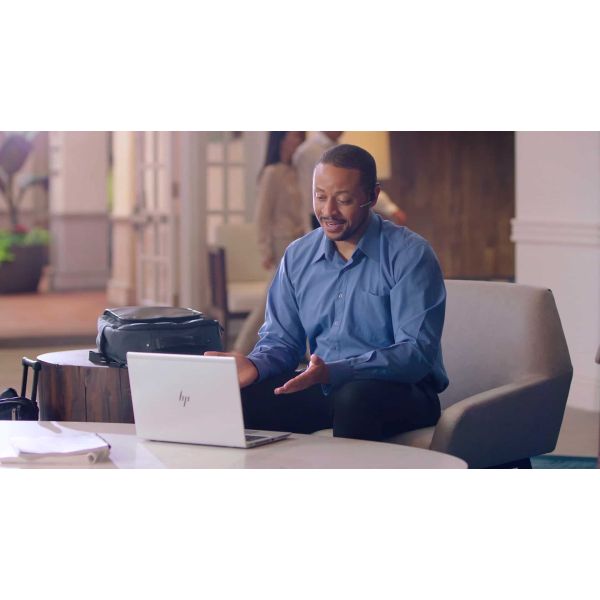 HP Mobile Thin Client mt45 Mobiele thin client 35,6 cm (14") Full HD AMD Ryzen™ 3 PRO 3300U 8 GB DDR4-SDRAM 128 GB SSD Wi-Fi 5 (802.11ac) Windows 10 IoT Enterprise Zilver (3JH28EA#ABB)