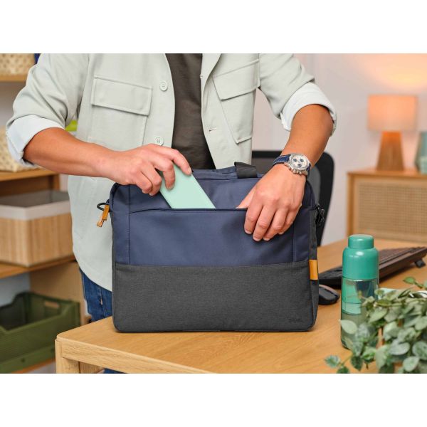 Trust Lisboa Laptop schoudertas 16 inch - Laptop schoudertas – Voor laptops tot 16 inch – Gerecycled polyester – Blauw (24980)