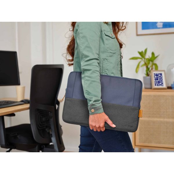 Trust Lisboa - Laptophoes - Sleeve - 16 inch - Gerecycled materiaal - Blauw (24982)