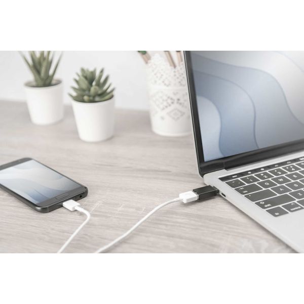 Digitus AK-300506-000-S tussenstuk voor kabels USB C USB A Zwart (AK-300506-000-S)