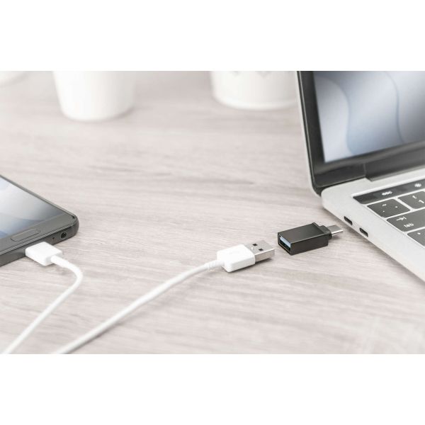 Digitus AK-300506-000-S tussenstuk voor kabels USB C USB A Zwart (AK-300506-000-S)