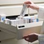 DYMO originele D1 labels | Witte Tekst op Zwart Label | 12 mm x 7 m | zelfklevende etiketten voor de LabelManager labelprinter (S0720610) thumbnail
