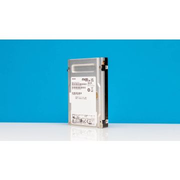Kioxia X121 CD8P-R dSSD 30.7TB U.2 PCIe SIE (KCD8XPUG30T7) thumbnail