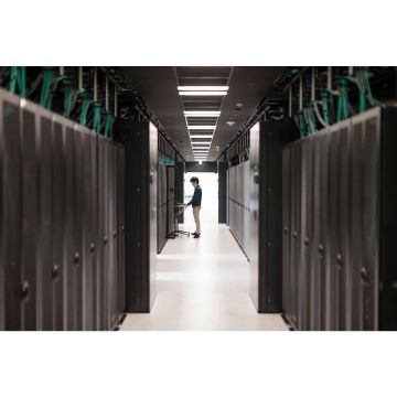 Hewlett Packard Enterprise 6200M Managed L3 Gigabit Ethernet (10/100/1000) Power over Ethernet (PoE) (R8Q68A) thumbnail