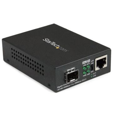StarTech.com Gigabit ethernet glasvezel media converter met open SFP slot (MCM1110SFP) thumbnail